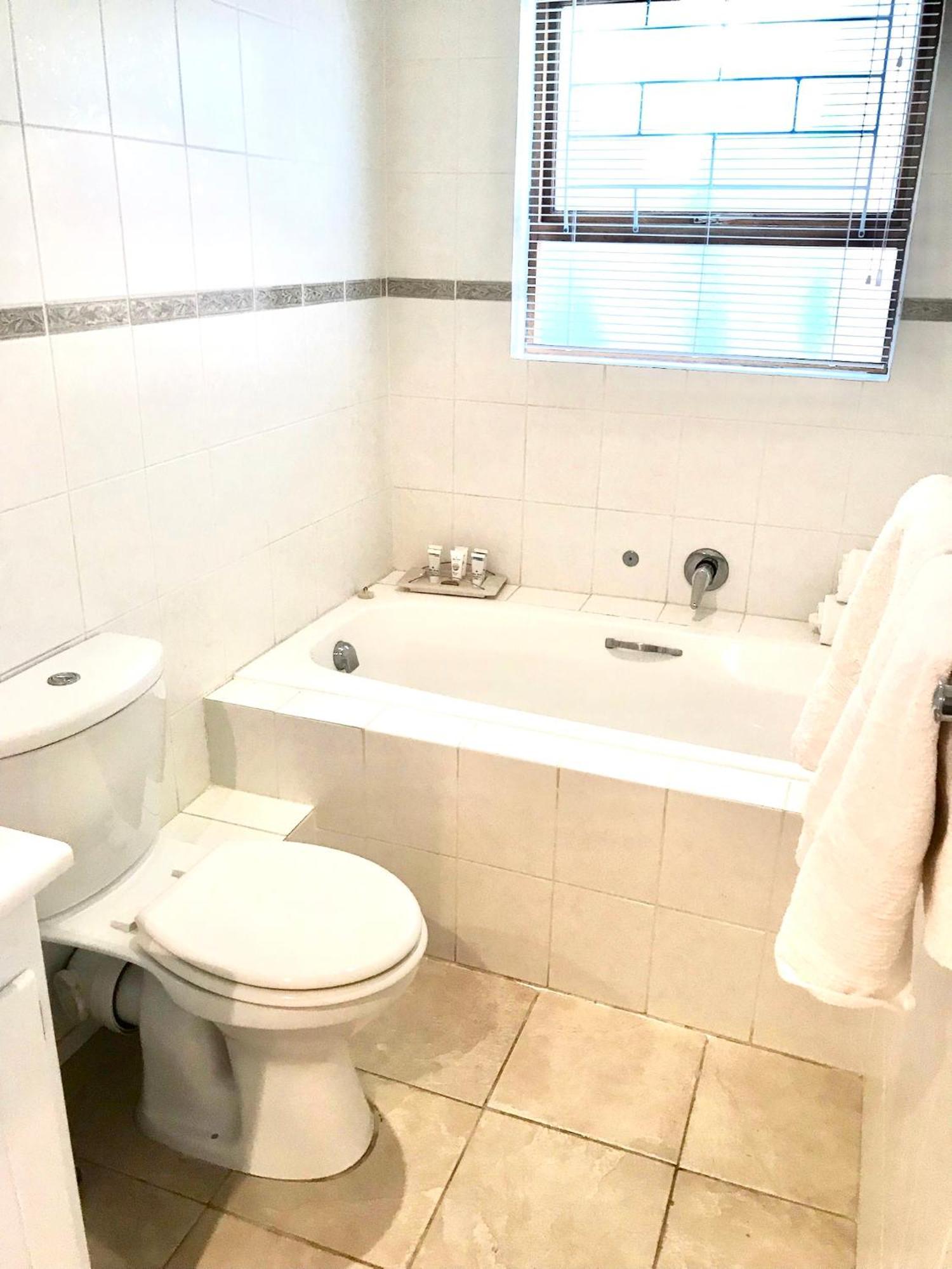 10Vdw Self Catering Apartments Durbanville Dış mekan fotoğraf