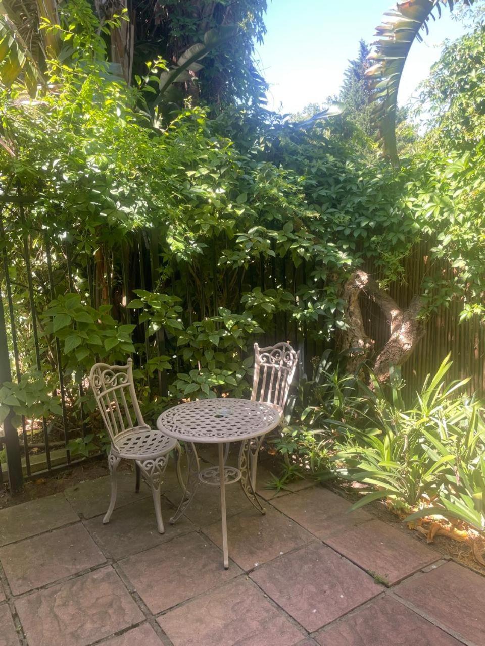 10Vdw Self Catering Apartments Durbanville Dış mekan fotoğraf
